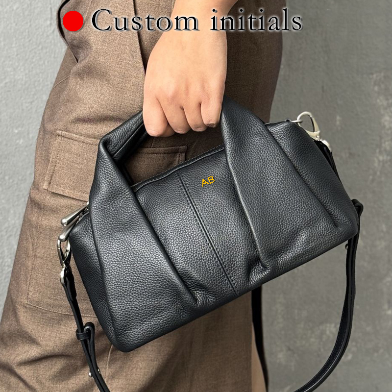 Custom Initials Leather Pillow - Interior Design Japanese recensie en prijs